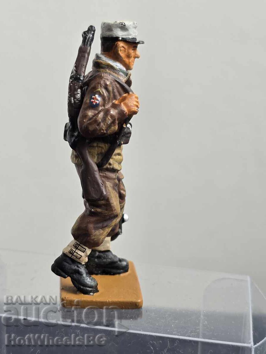 Livrarea DEL PRADO - BĂRBAȚI ÎN RĂZBOI: Caporal Legiunea Străină Bir Hakeim 1942