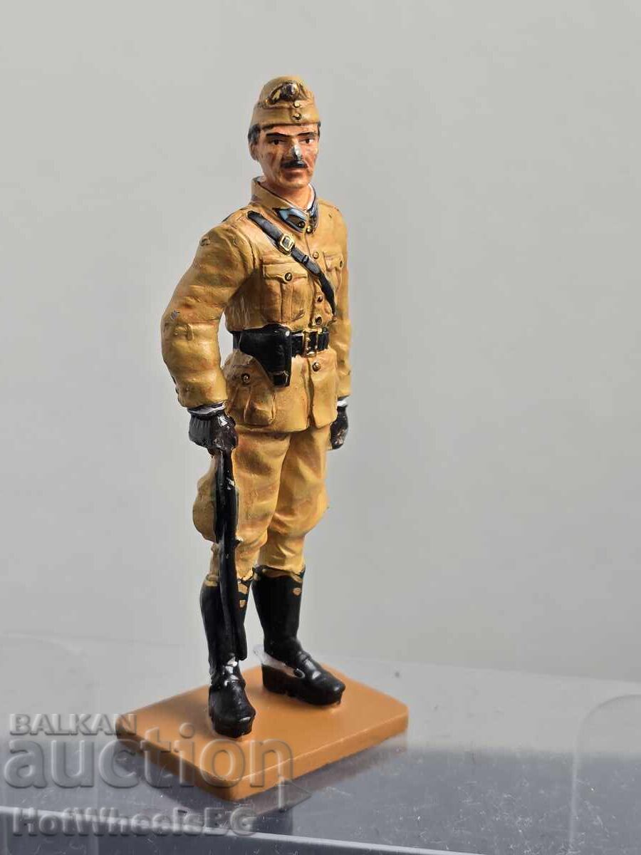 Livrarea DEL PRADO - BĂRBAȚI ÎN RĂZBOI: Maior, Cavalerie Ungară - Ungaria, 1941 Livrarea DEL PRADO - BĂRBAȚI ÎN RĂZBOI: Maior, Cavalerie Ungară - Ungaria, 1941