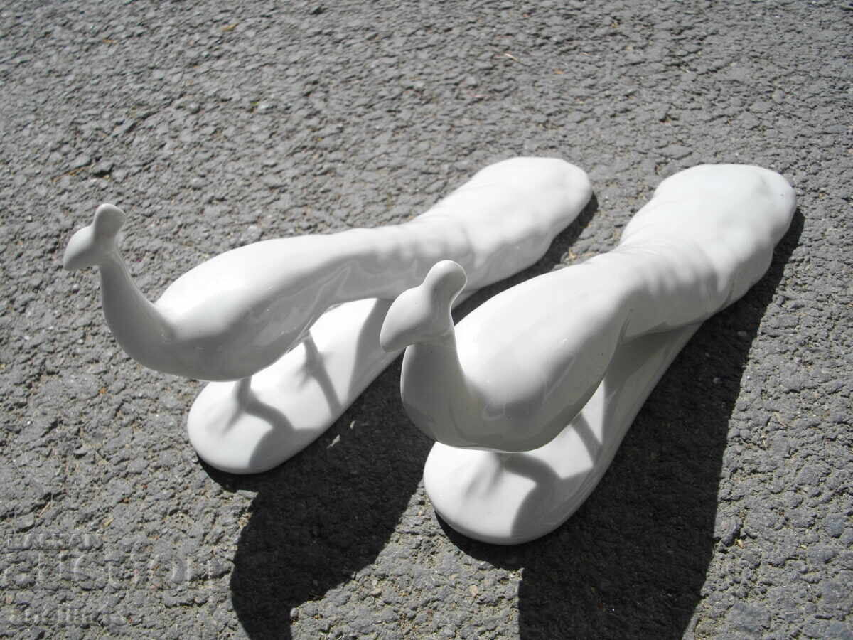 WHITE CHIFTS (or SHIFTS) STAR BULGARIAN PORCELAIN PEACOCK - 5