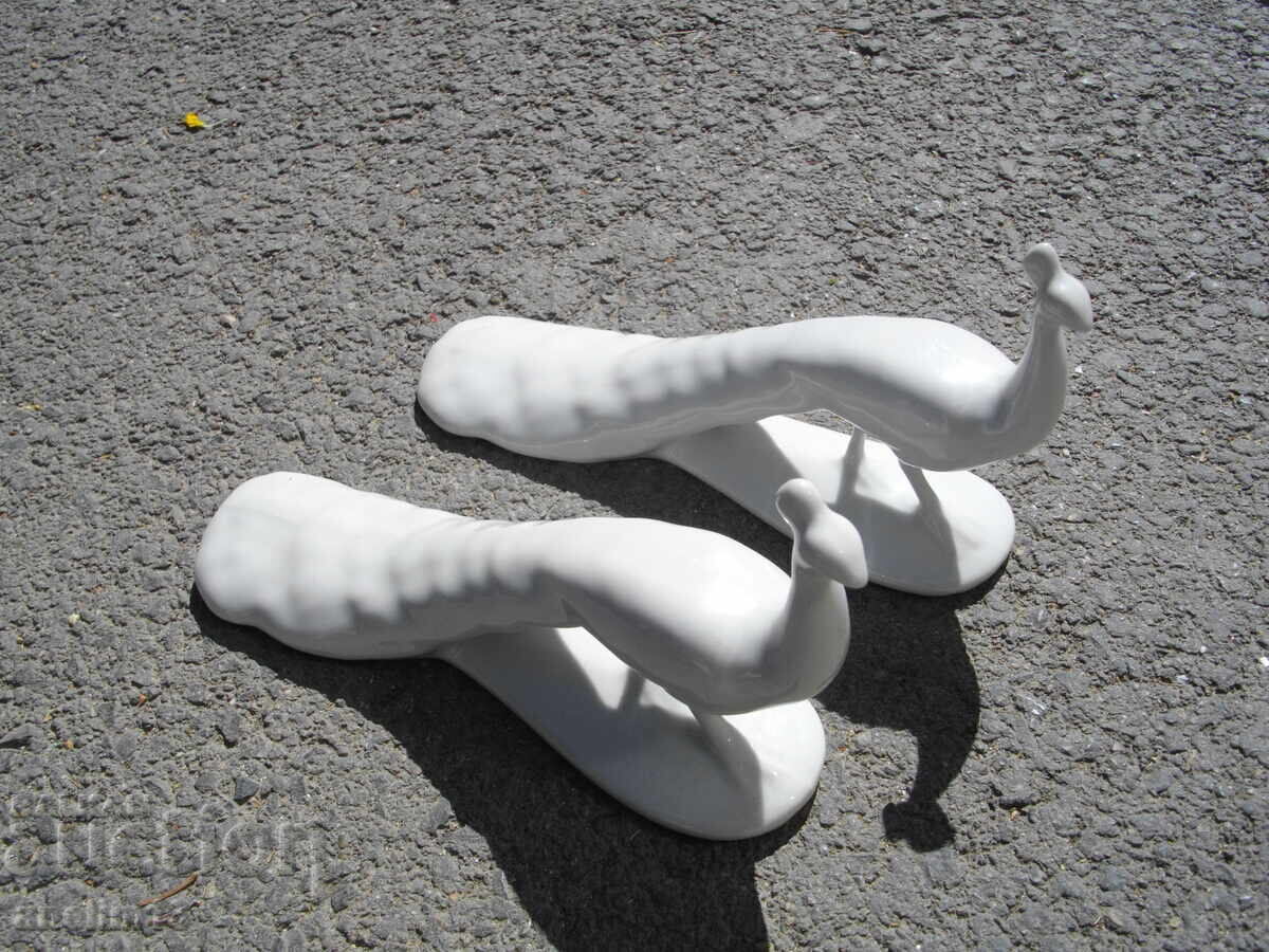 WHITE CHIFTS (or SHIFTS) STAR BULGARIAN PORCELAIN PEACOCK