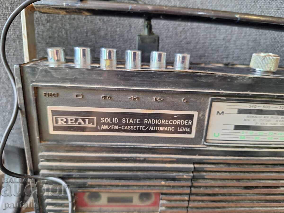 Аукцион Радиокасетофон REAL с микрофон