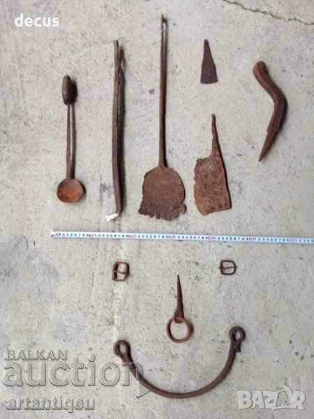Fiare vechi și unelte - antichități cu preț 40.00 BGN | € 20.45 Fiare vechi și unelte - antichități cu preț 40.00 BGN | € 20.45