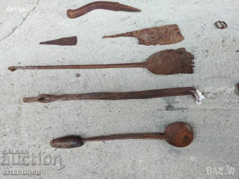 Licitație Fiare vechi și unelte - antichități Licitație Fiare vechi și unelte - antichități