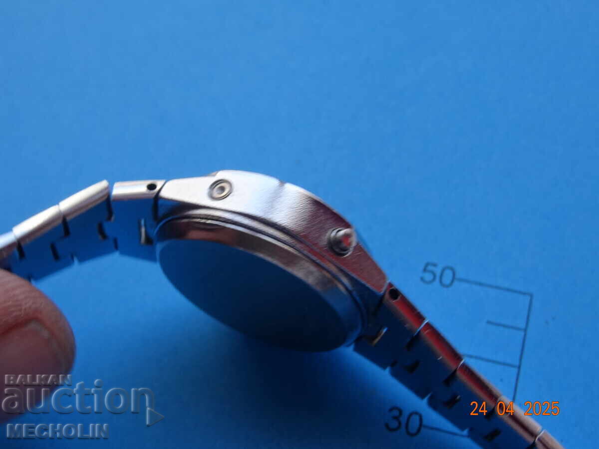 Auction  TIMEX COLLECTIBLE WATCH