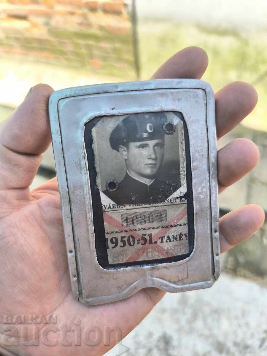 Στρατιωτικό διαβατήριο, υπηρεσιακή ταυτότητα