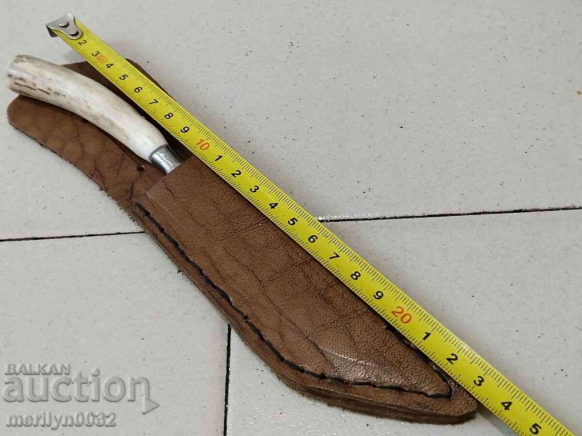 Delivery of Old hunting knife dagger, shark fin Delivery of Old hunting knife dagger, shark fin