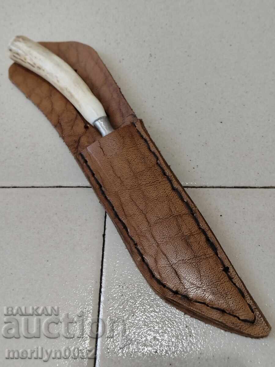 Old hunting knife dagger, shark fin Old hunting knife dagger, shark fin