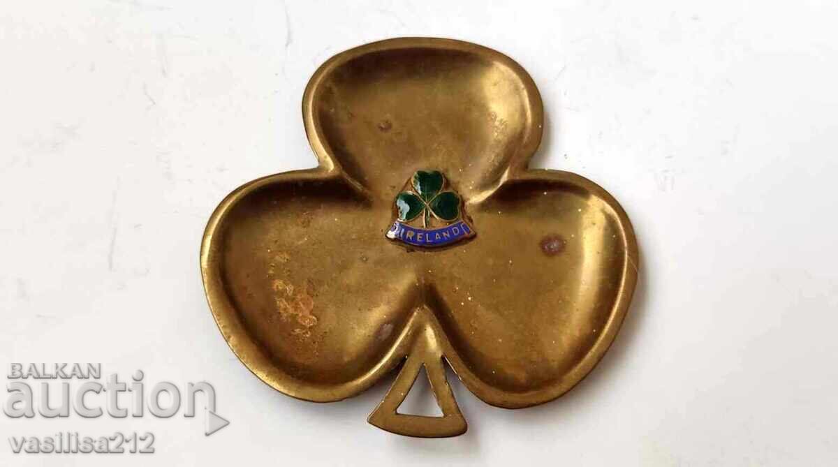 Χάλκινο τριφύλλι Χάλκινο τριφύλλι