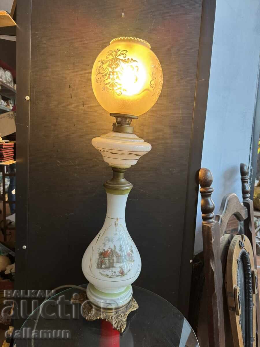 Аукцион Старинна стъклена лампа с месингови детайли