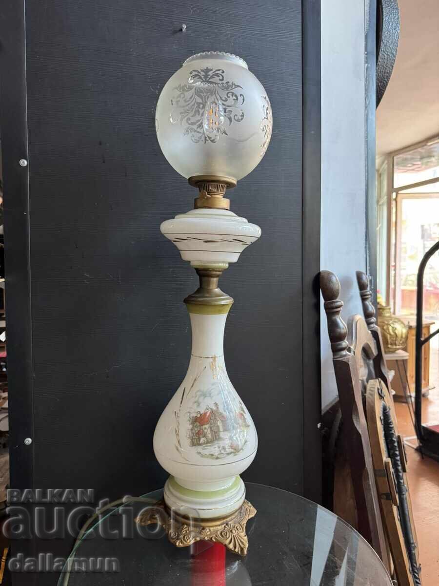 Старинна стъклена лампа с месингови детайли