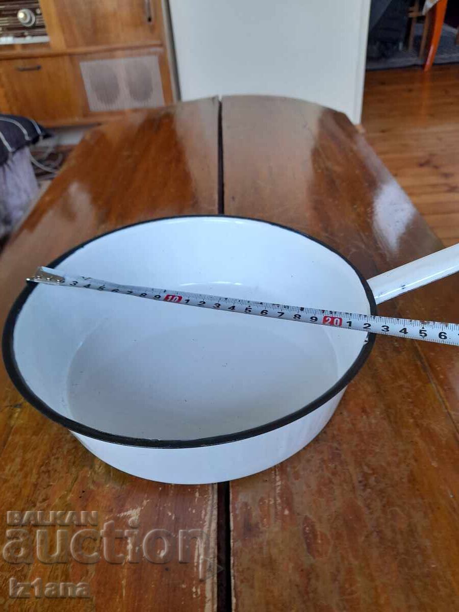 Аукцион Стар емайлиран тиган Аукцион Стар емайлиран тиган