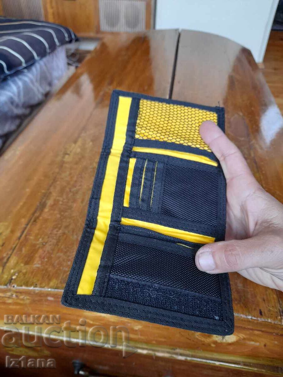 Auction  Good Year purse