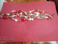 Αρχαίο κολιέ με φυσικά πετράδια και μαργαριτάρι