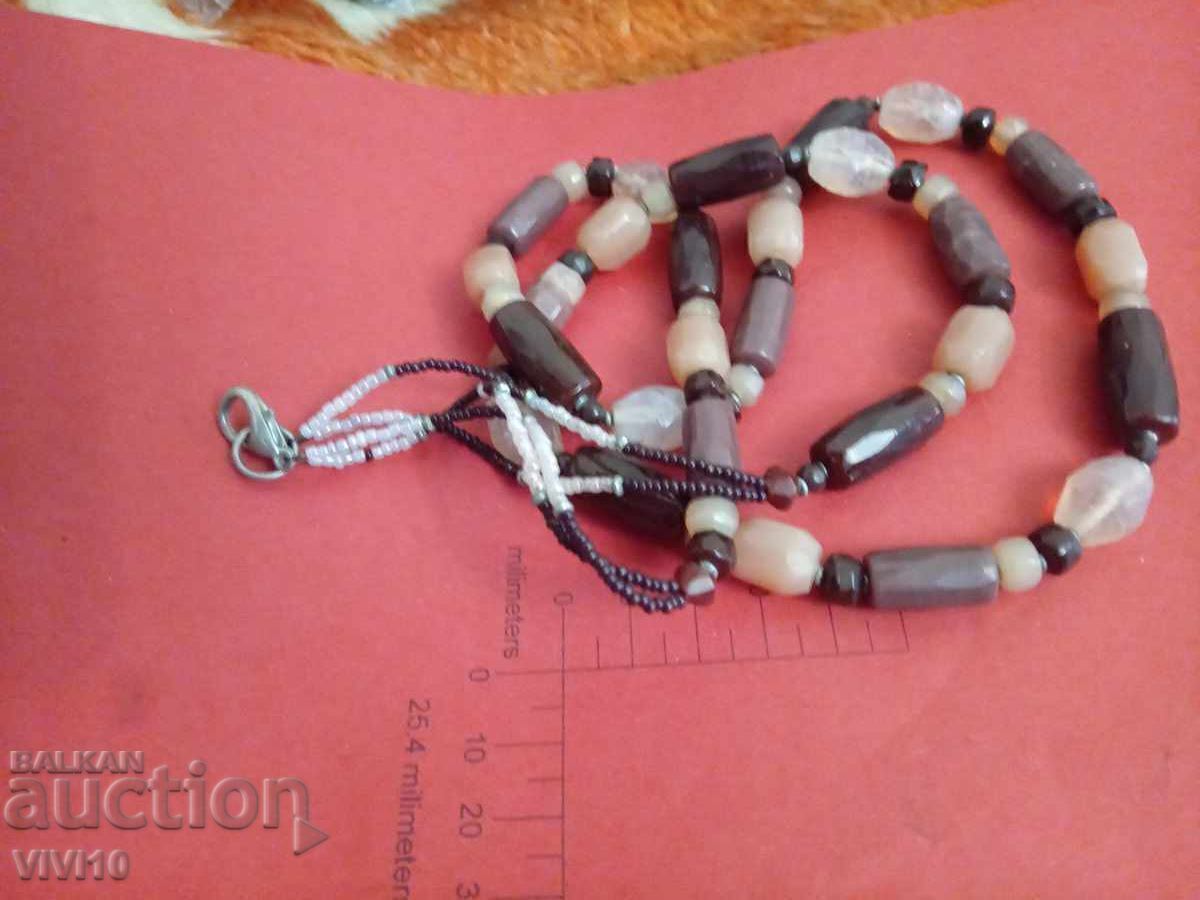 Αρχαίο κολιέ με φυσικά πετράδια με τιμή € 25.00 | 48.90 BGN