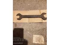 Стар гаечен ключ