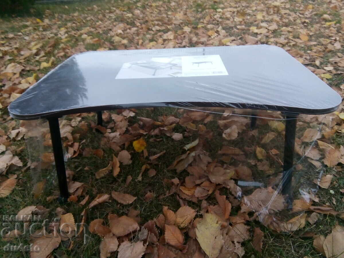 Аукцион Сгъваема дървена MDF масичка с 4 крачета и дръжка 59 х 39 х