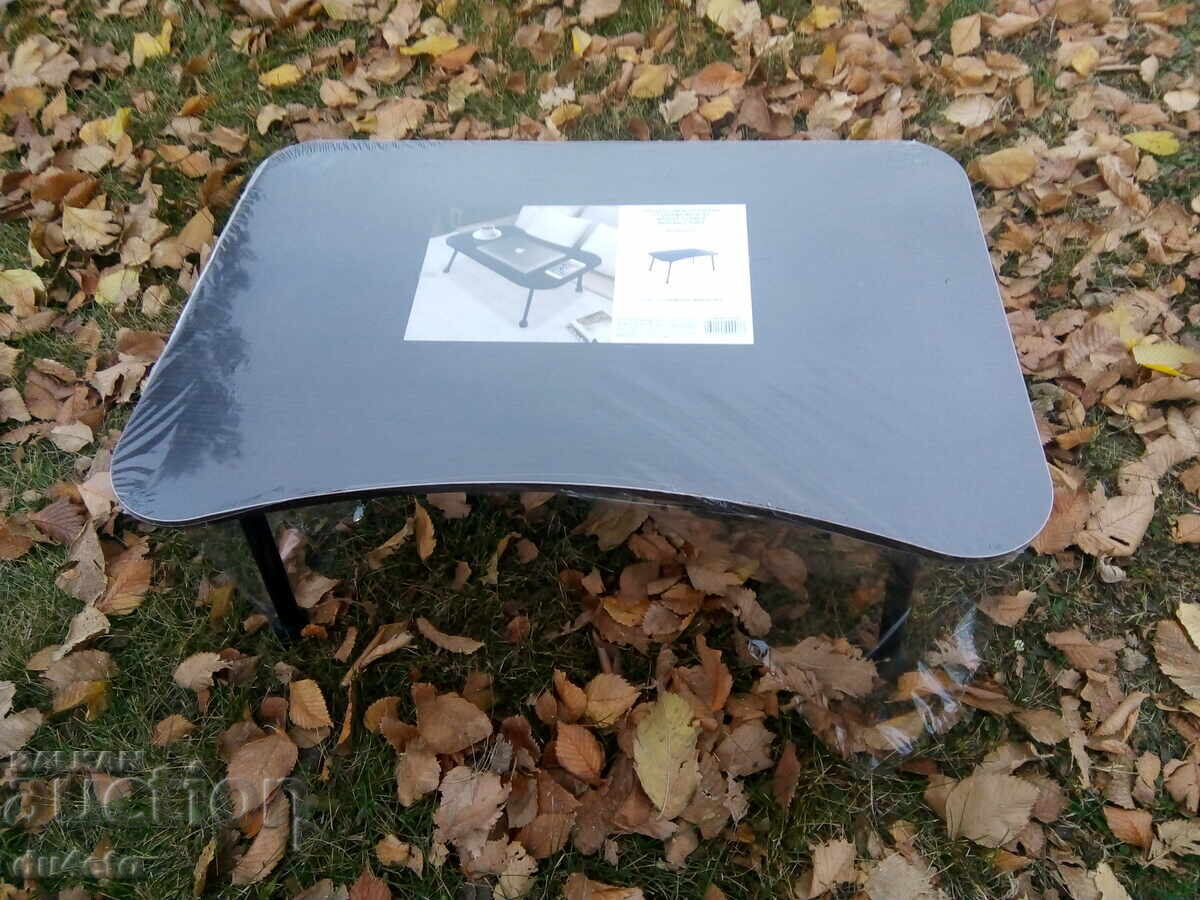 Măsuță pliabilă din lemn MDF cu 4 piciorușe și mâner 59 x 39 x