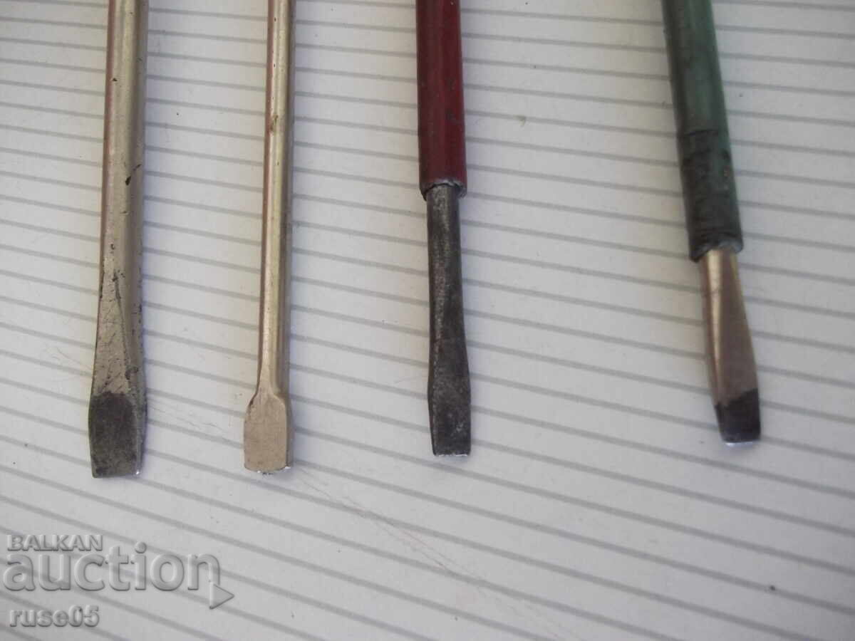 Доставка на Лот от 4 бр. отвертки от соца Доставка на Лот от 4 бр. отвертки от соца