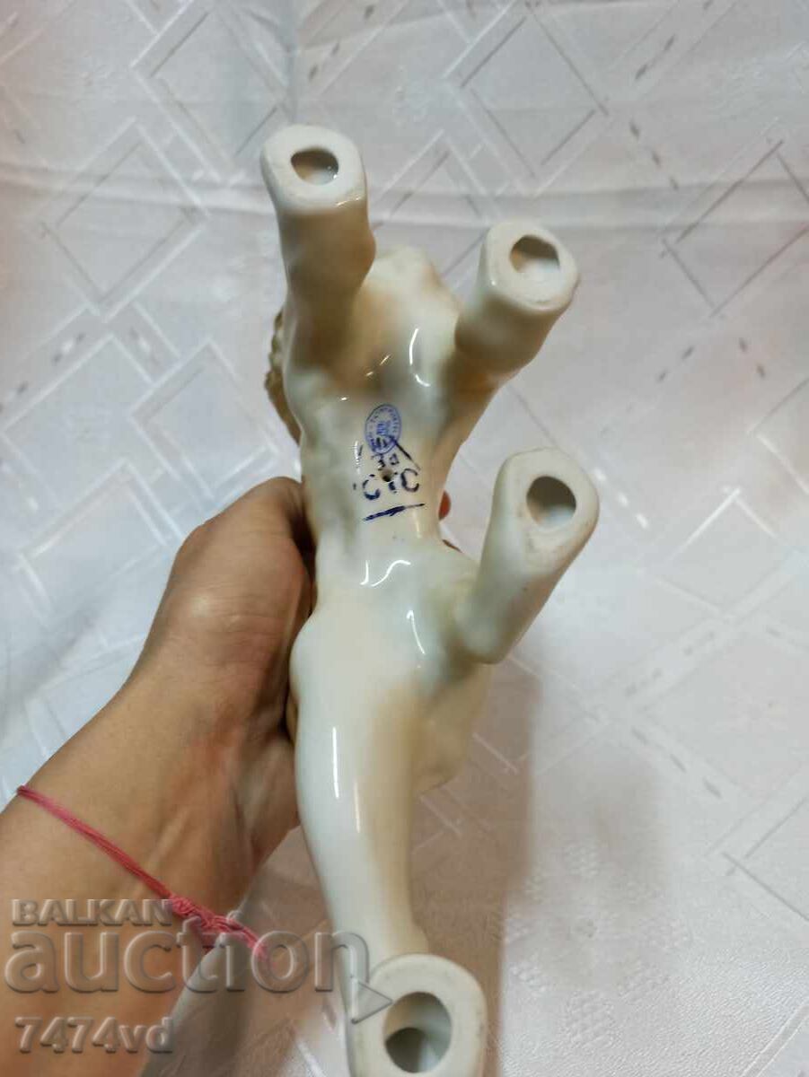 Аукцион Румънска голяма порцеланова пластика на лъв Аукцион Румънска голяма порцеланова пластика на лъв