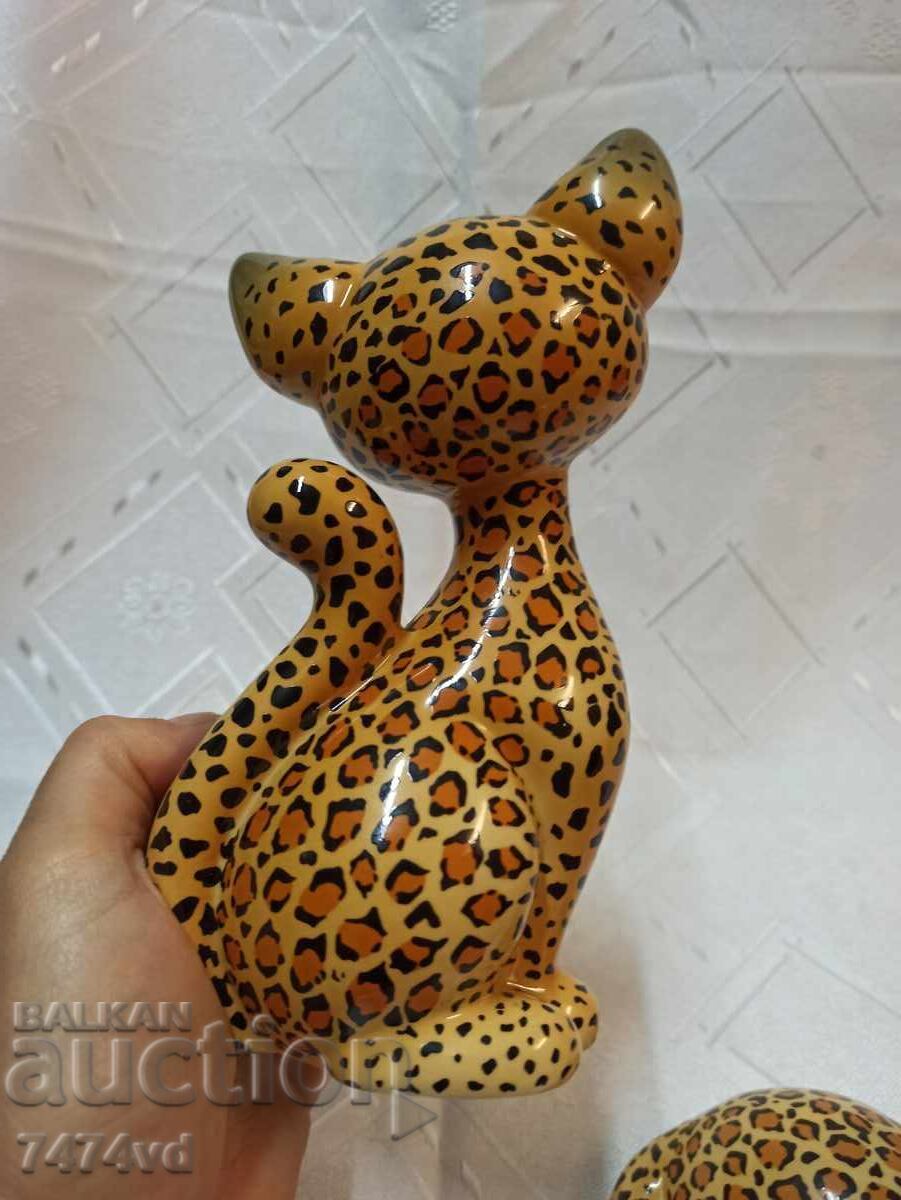 Delivery of 2 Uniquely Beautiful Goebel Porcelain Figures - Kitti de luxe