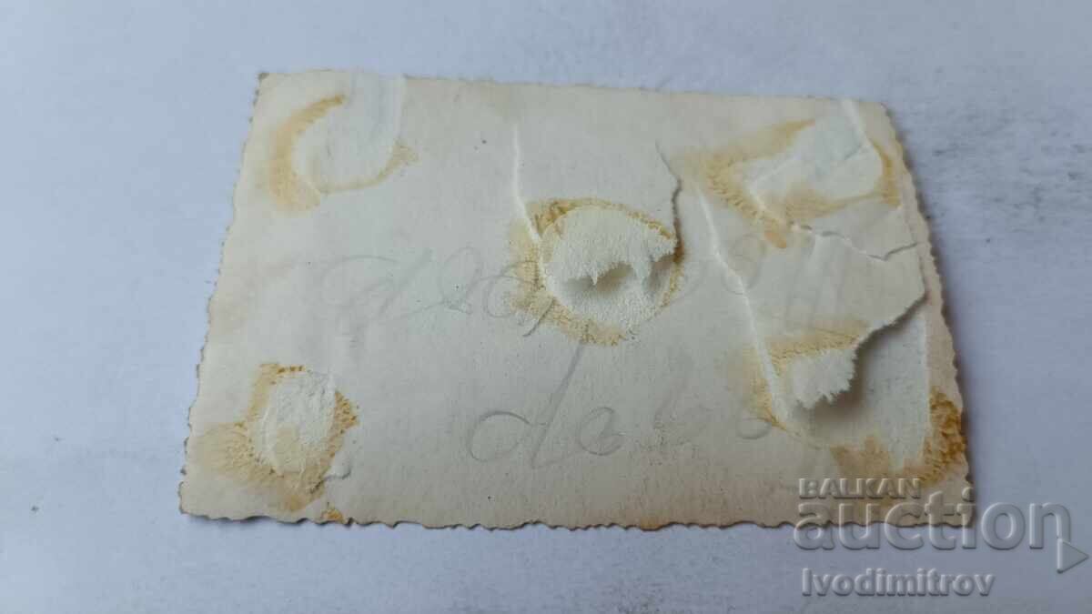 Δημοπρασία Φωτογραφία Δύο καλλιτέχνες με μοντέλο σε ατελιέ Δημοπρασία Φωτογραφία Δύο καλλιτέχνες με μοντέλο σε ατελιέ