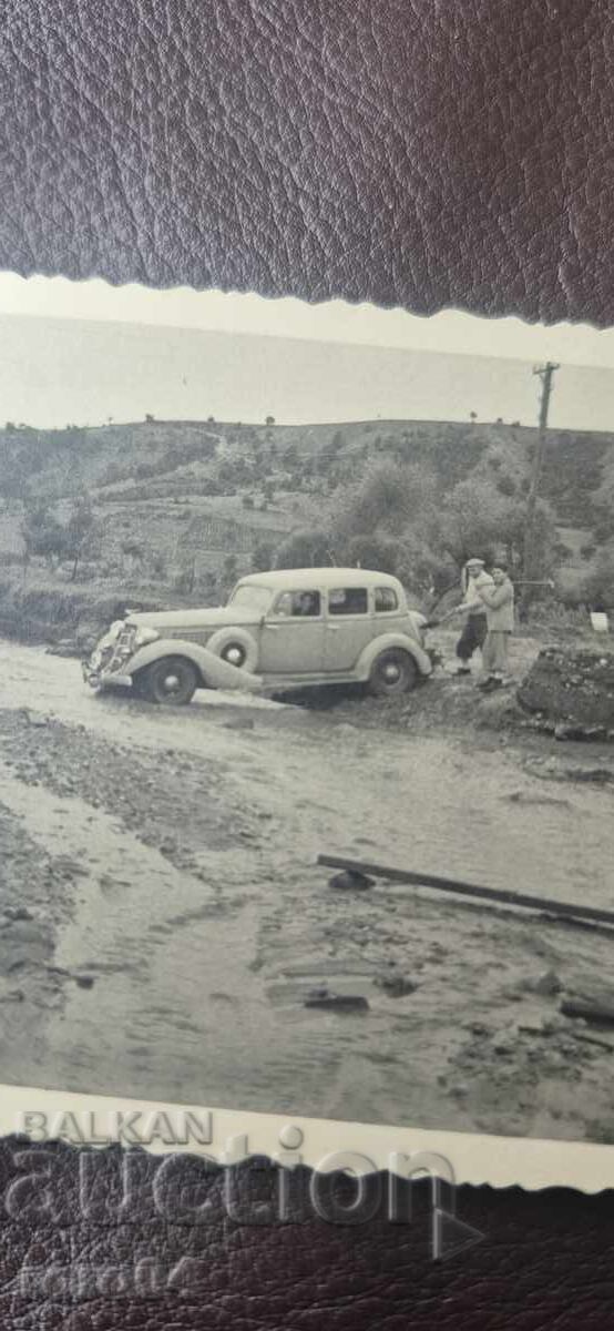Licitație KOCHERINOVO - MAȘINĂ RETRO - WW II