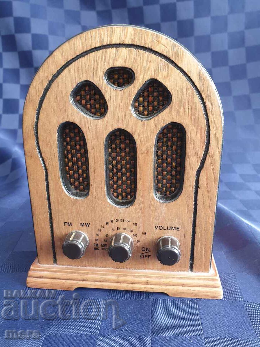 Radio de buzunar cu design retro cu preț 75.00 BGN | € 38.35 Radio de buzunar cu design retro cu preț 75.00 BGN | € 38.35