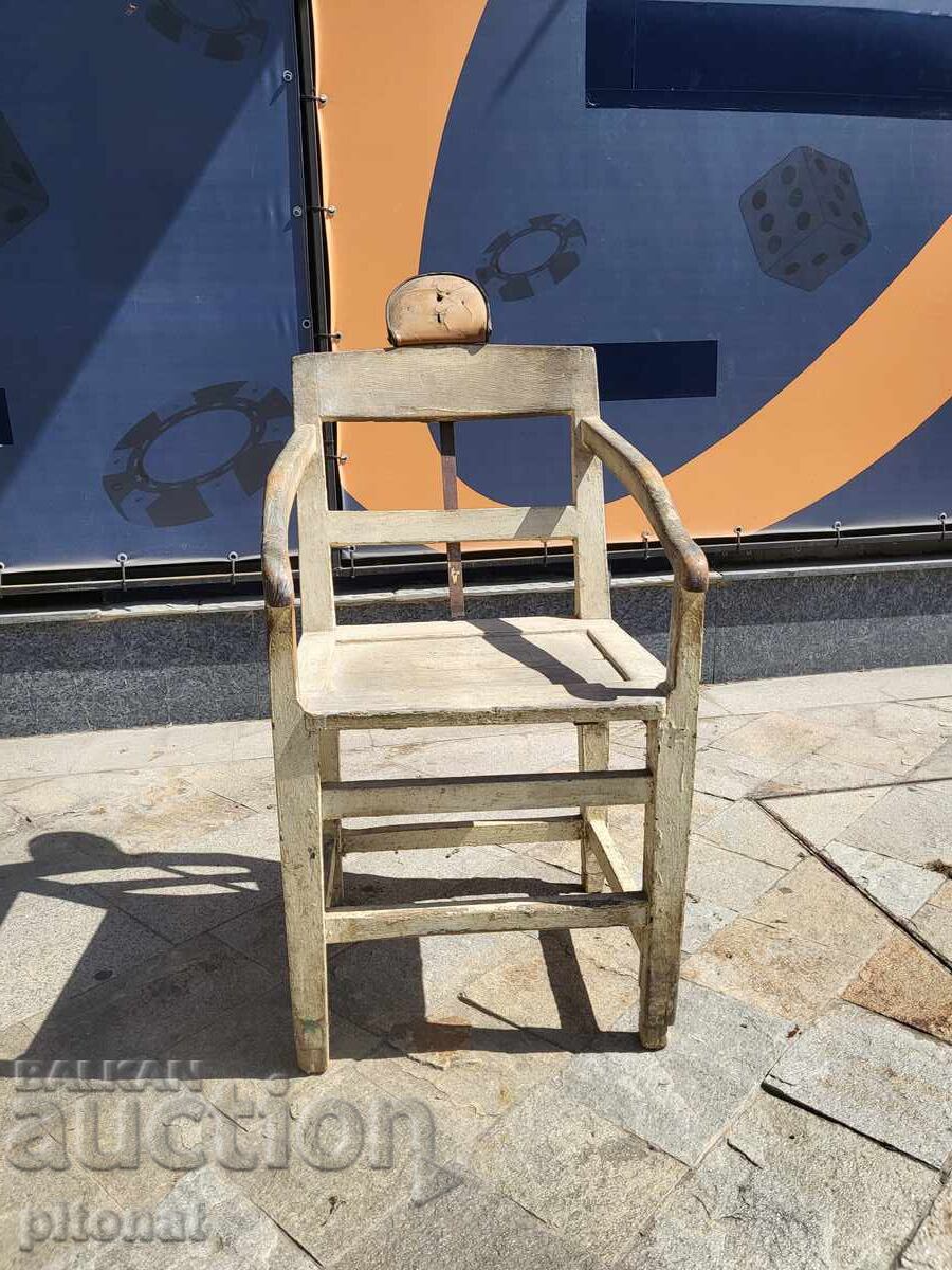Антикварен дървен бръснарски стол Антикварен дървен бръснарски стол