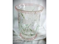 Vază din sticlă roz "craclée", Anglia