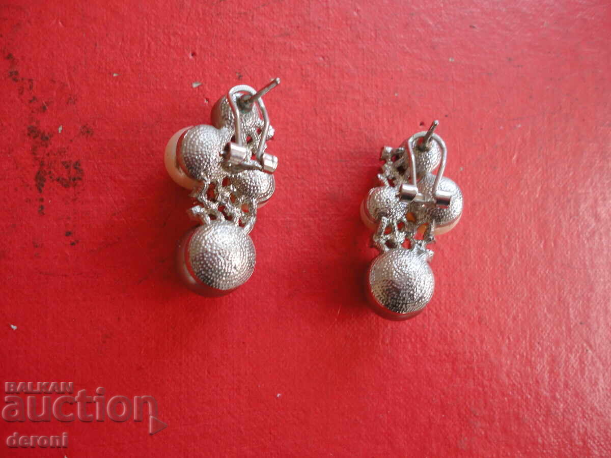 Аукцион Страхотни обеци обици с перли и камъни