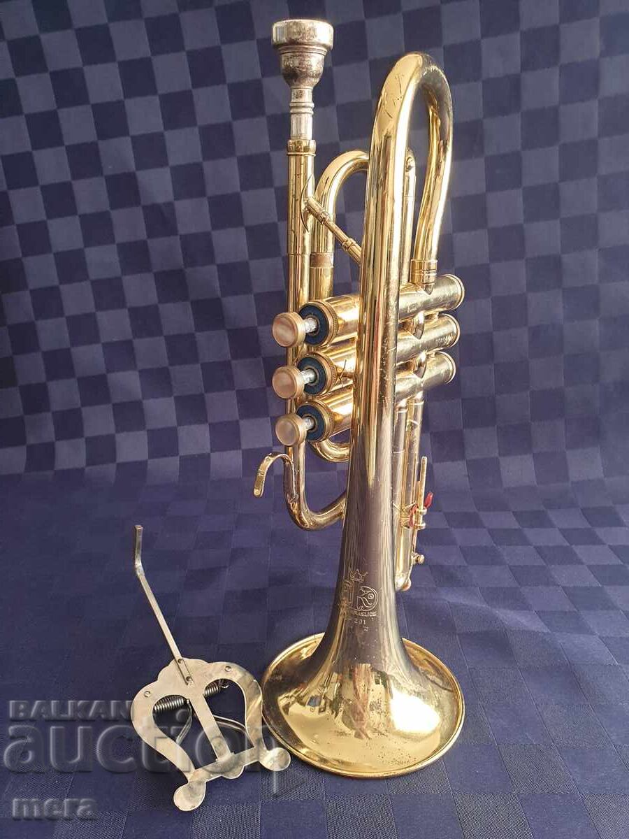 Аукцион Отличен тромпет Amati Kraslice ACR 201