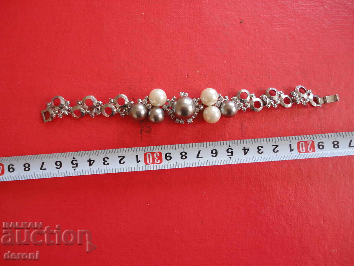 Απίθανο βραχιόλι με μαργαριτάρια και πέτρες