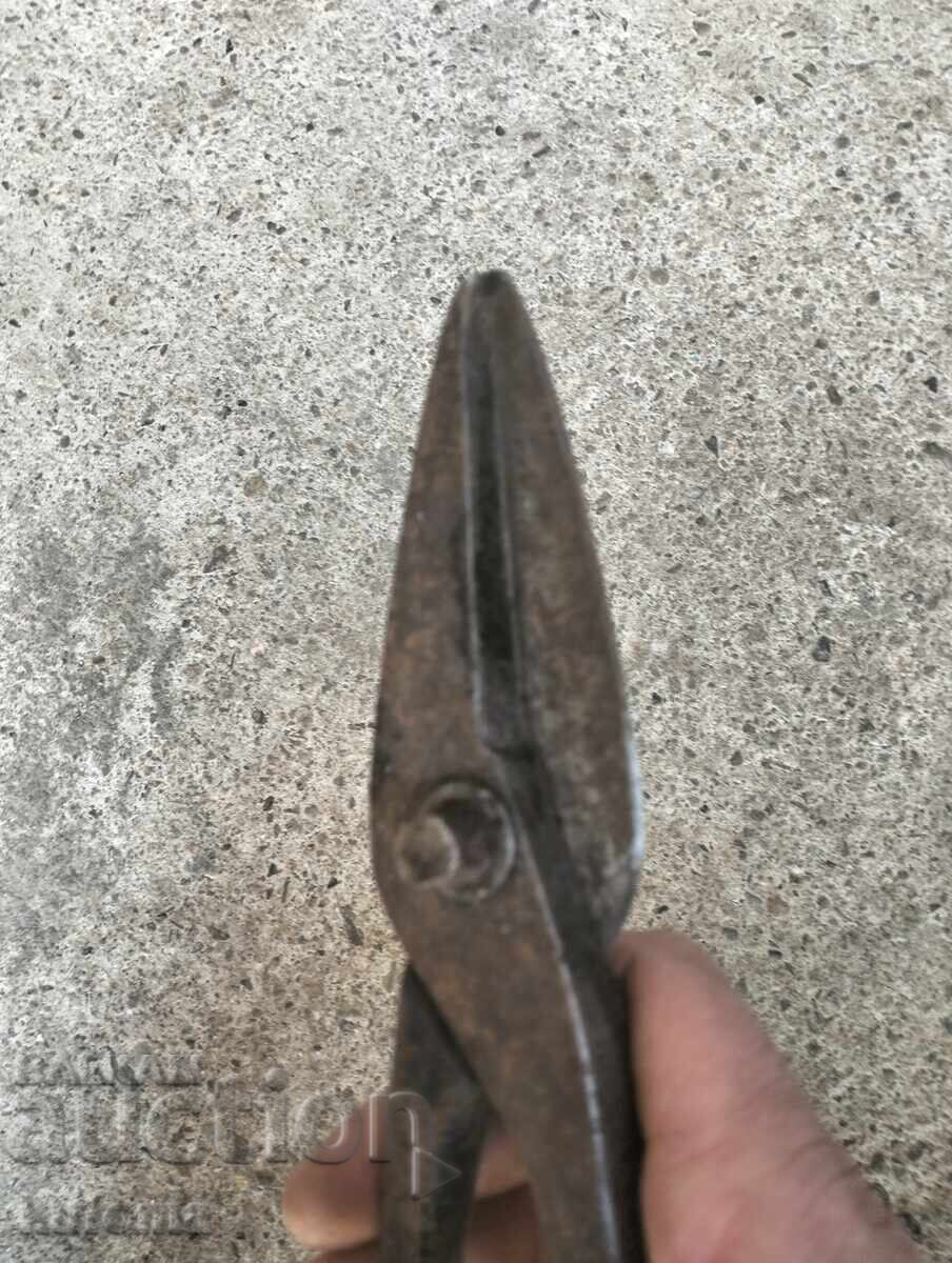 Delivery of Old sheet metal shears