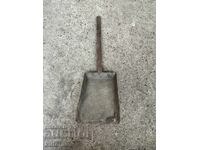 Veche lopată de fier