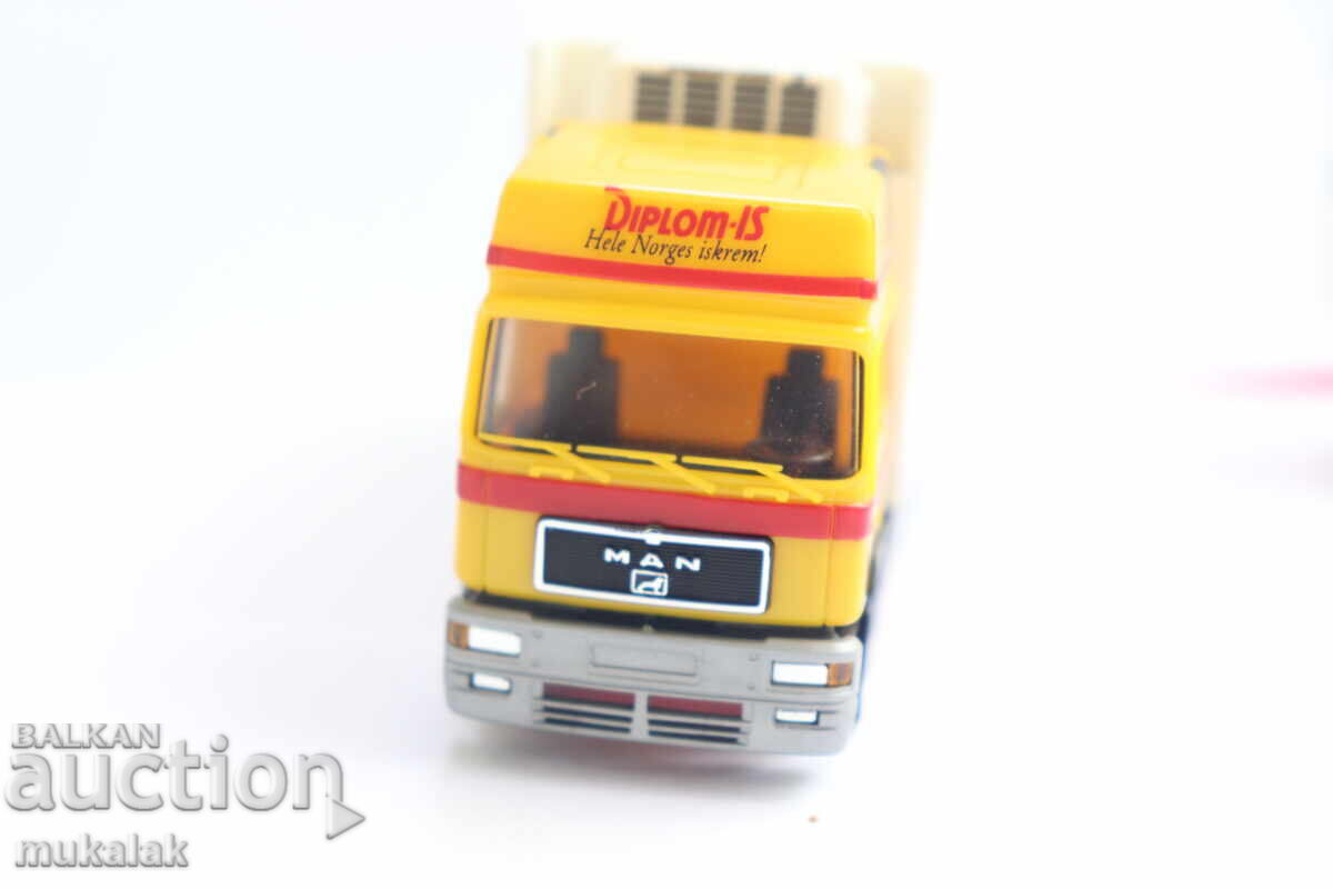 Auction  AMW 1:87 H0 MAN THERMO KING REFRIGERATED TRUCK TIR MODEL