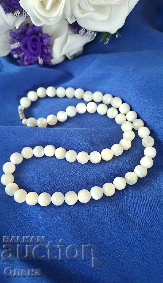 Colier retro din sidef natural Colier retro din sidef natural