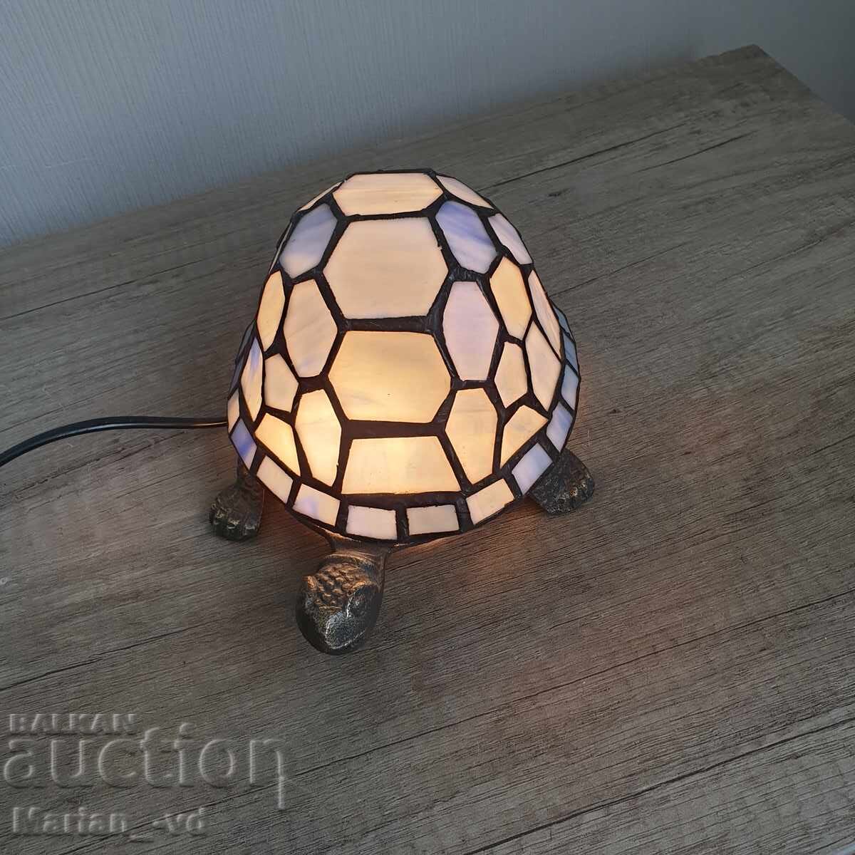 Λάμπα επιτραπέζια - χελώνα κατασκευασμένη σε στυλ Tiffany με τιμή 80.00 BGN | € 40.90