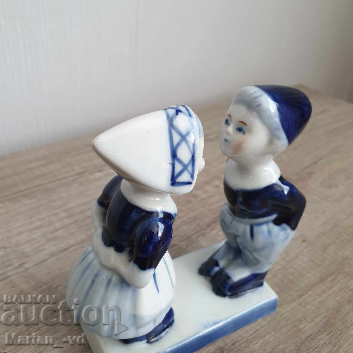 Аукцион Порцеланова холандска фигура