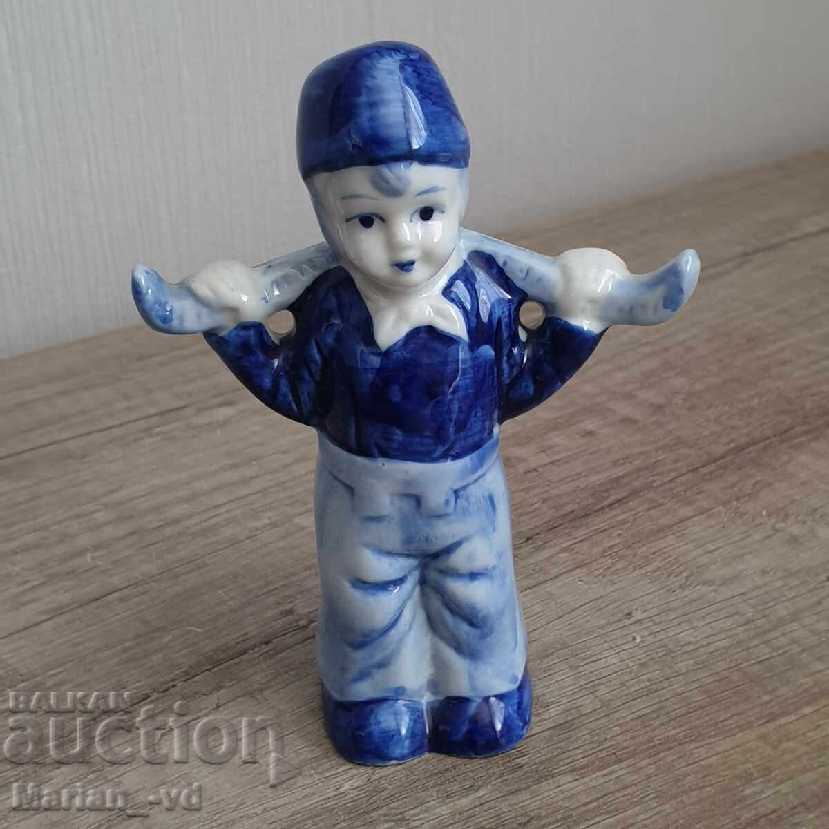 Порцеланова холандска фигура