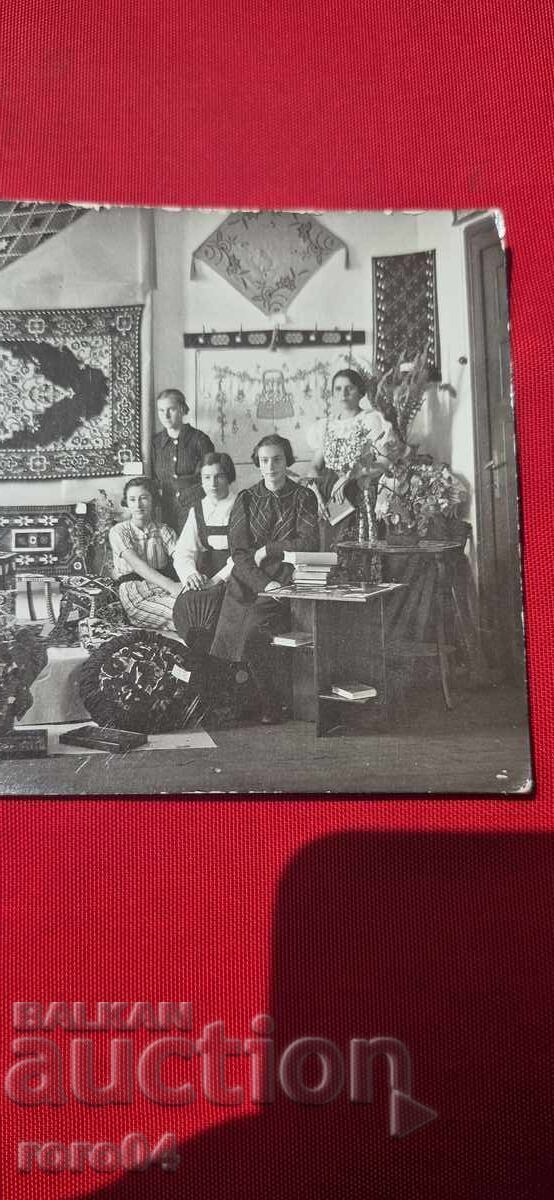 ETHNOGRAPHIC EXHIBITION - HRISTO VAKARELSKI with price 40.50 BGN | € 20.71 ETHNOGRAPHIC EXHIBITION - HRISTO VAKARELSKI with price 40.50 BGN | € 20.71