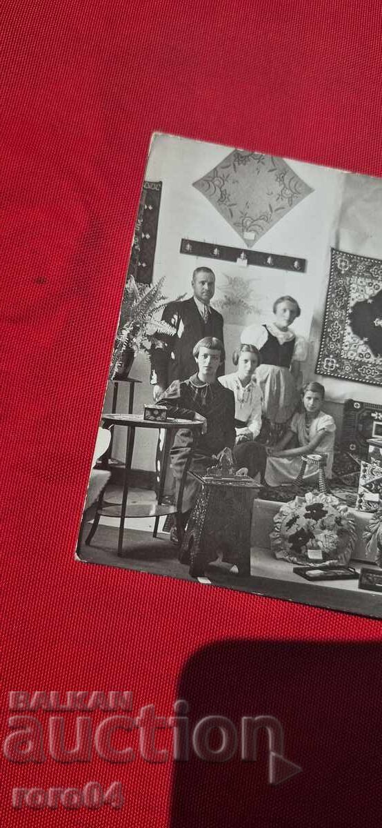 Delivery of ETHNOGRAPHIC EXHIBITION - HRISTO VAKARELSKI Delivery of ETHNOGRAPHIC EXHIBITION - HRISTO VAKARELSKI