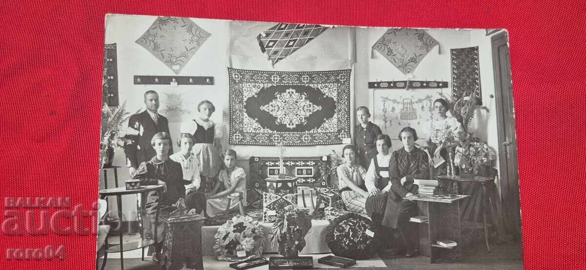 ETHNOGRAPHIC EXHIBITION - HRISTO VAKARELSKI ETHNOGRAPHIC EXHIBITION - HRISTO VAKARELSKI