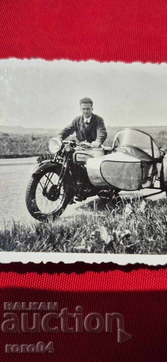 Licitație MOTOR CU COȘ - Norton - WW II Licitație MOTOR CU COȘ - Norton - WW II