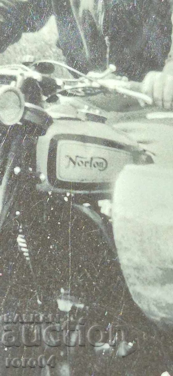 Livrarea MOTOR CU COȘ - Norton - WW II Livrarea MOTOR CU COȘ - Norton - WW II