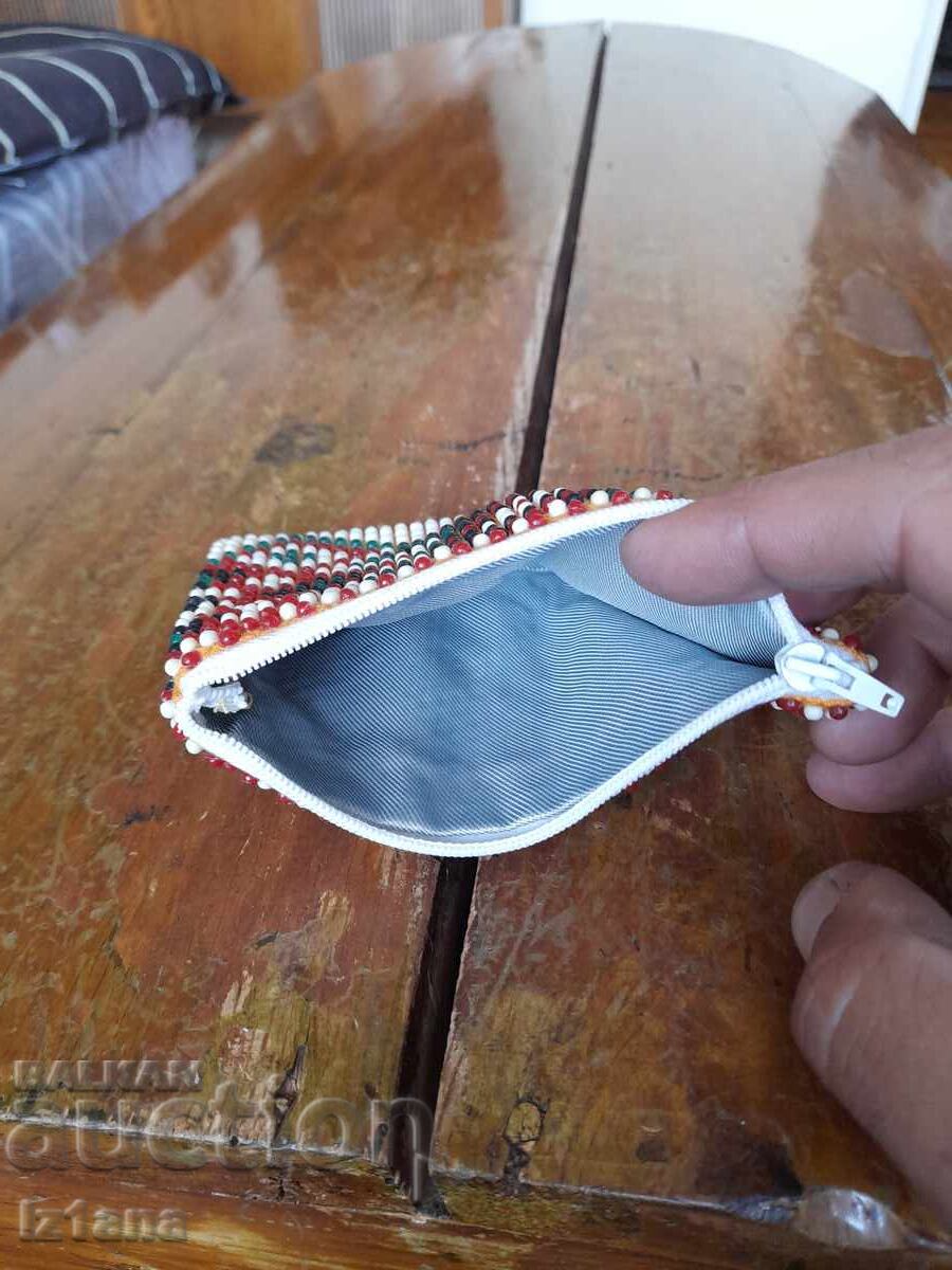 Livrarea Geanta veche cu margele