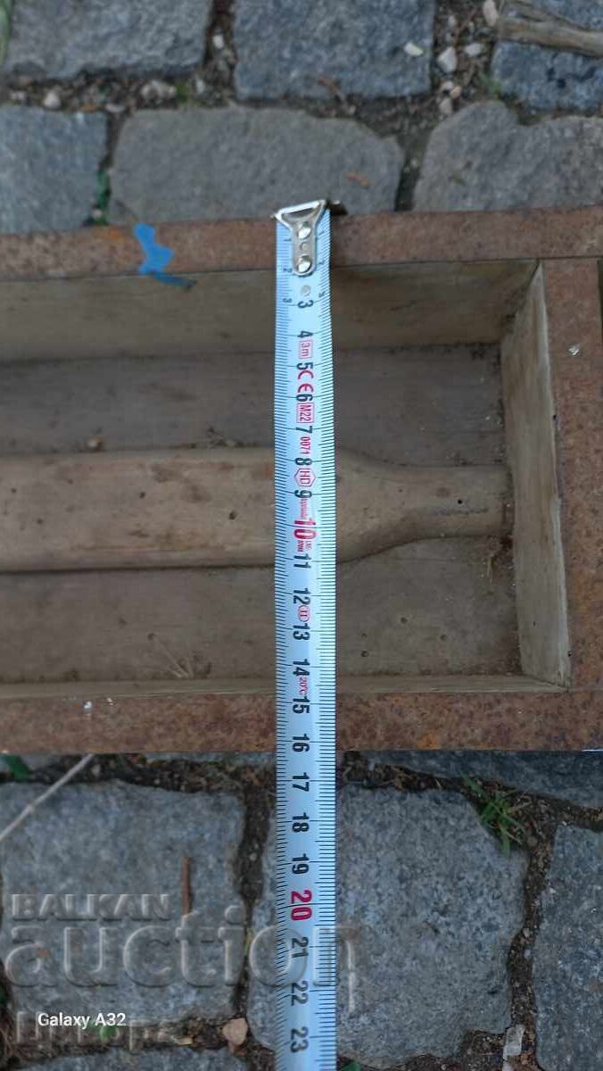 Δημοπρασία ΠΑΛΙΟ ΞΥΛΙΝΟ ΚΑΛΟΥΠΙ ΓΙΑ ΤΟΥΒΛΑ Δημοπρασία ΠΑΛΙΟ ΞΥΛΙΝΟ ΚΑΛΟΥΠΙ ΓΙΑ ΤΟΥΒΛΑ