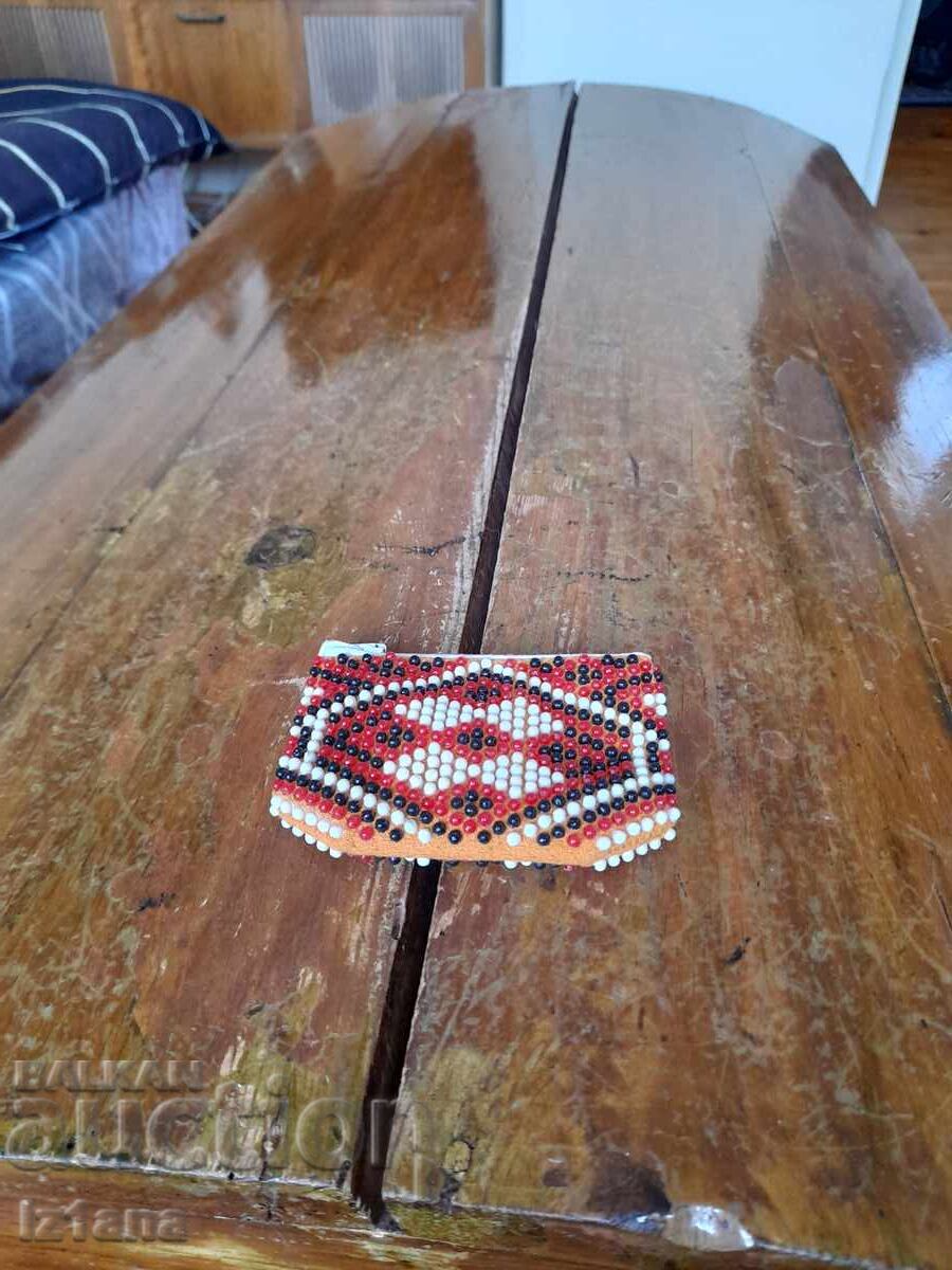 Παλιό πορτοφόλι με χάντρες