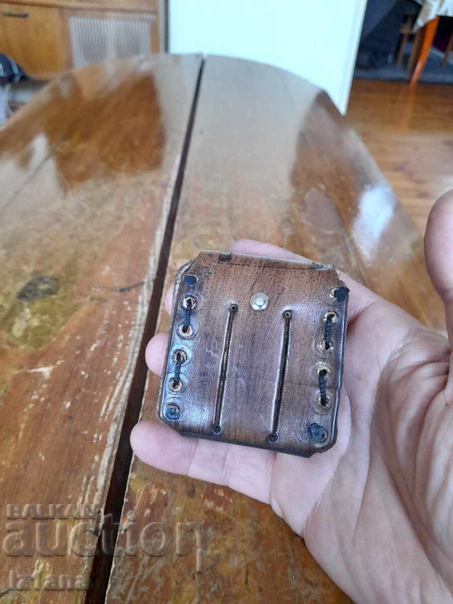 Delivery of Leather case for Zippo lighter Delivery of Leather case for Zippo lighter