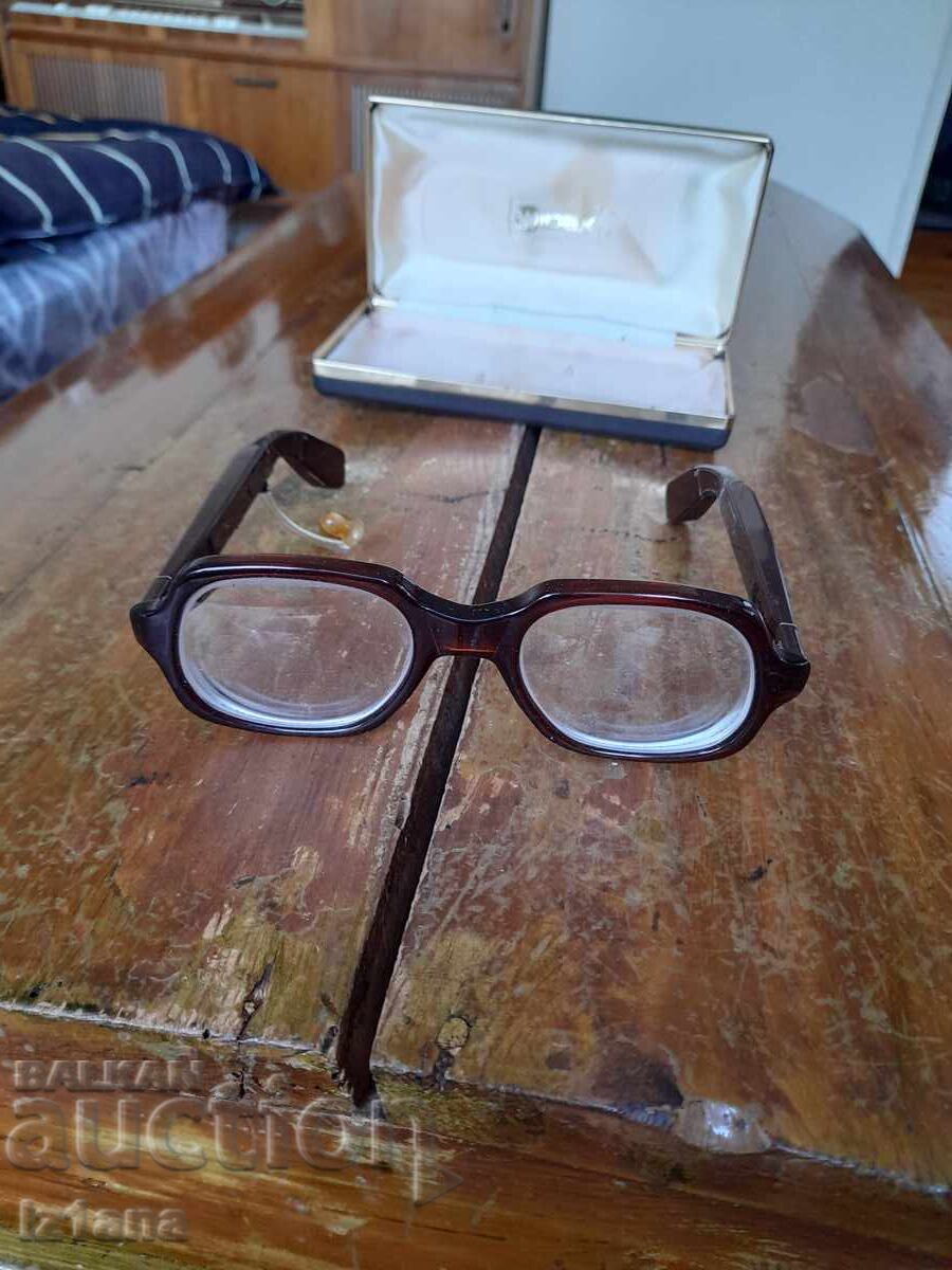 Παλιά γυαλιά μυωπίας, Ακουστικό Βοήθημα Widex με τιμή 55.00 BGN | € 28.12