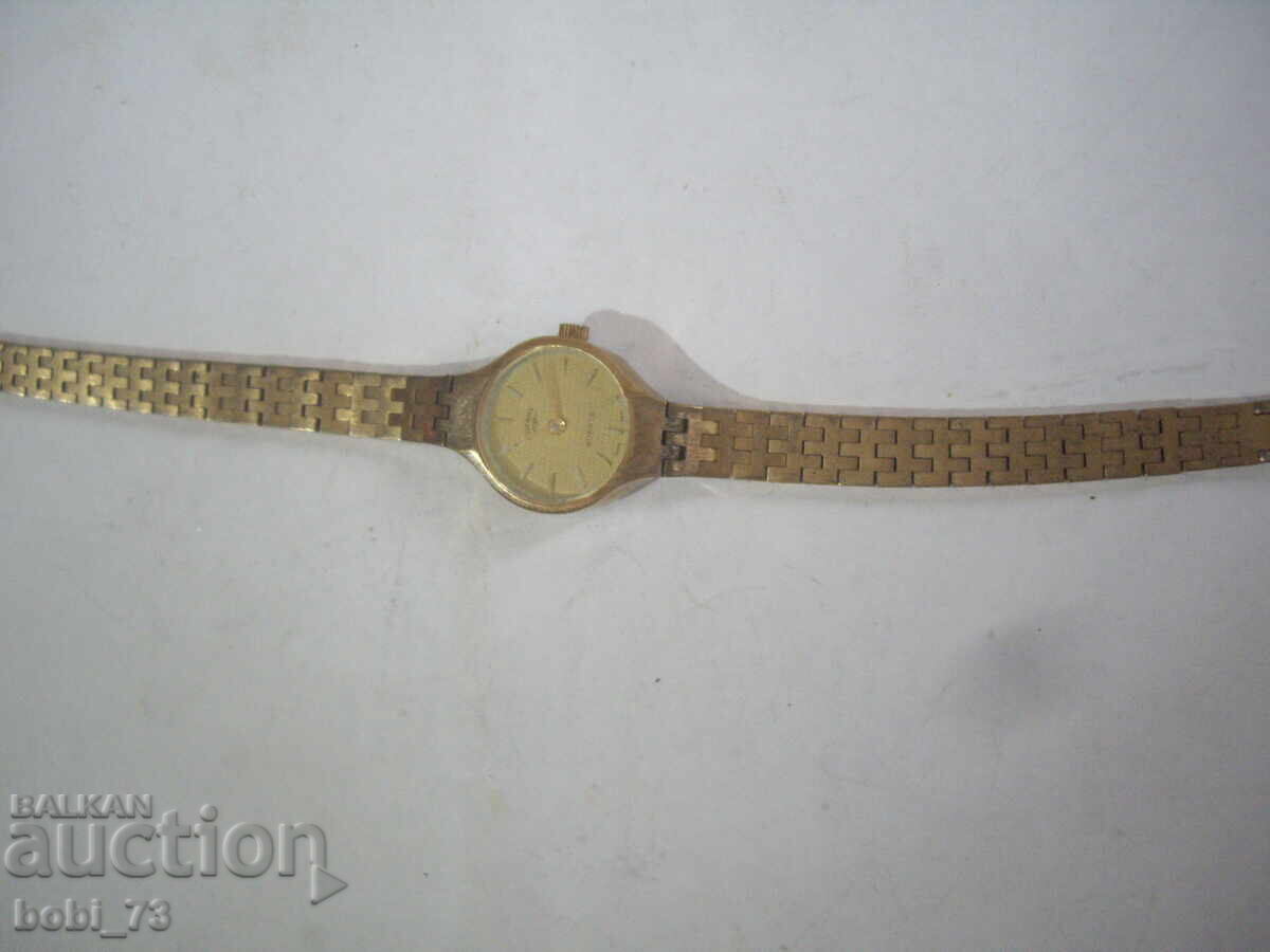 Old gold plated ladies watch. Old gold plated ladies watch.
